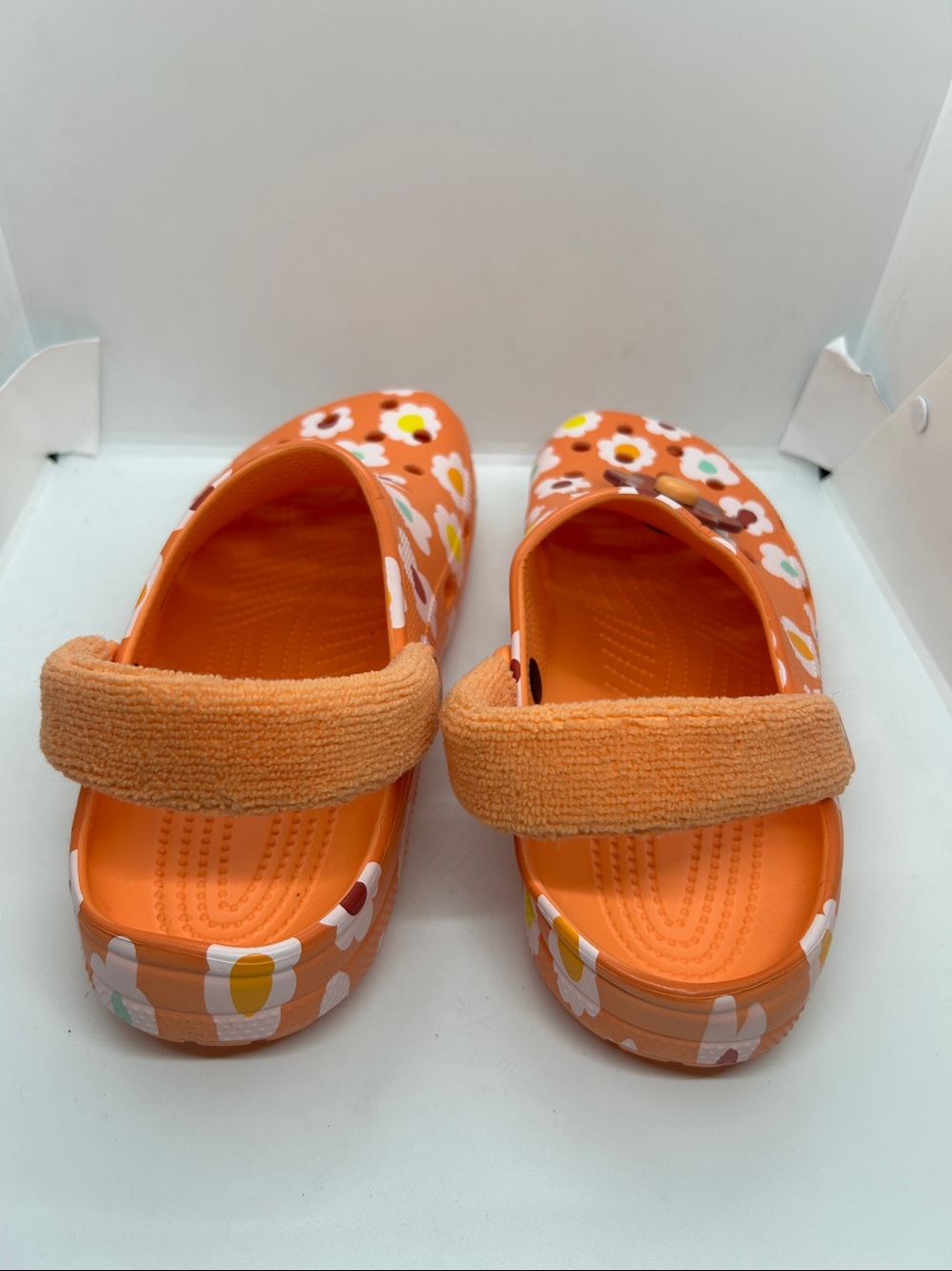 Crocs Classic Terry Cloth Clog Size 12 Unisex Orange And White Daisy Flower - Picture 6 of 12